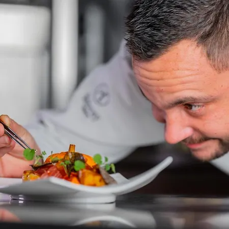 Chateau Pape Clement 3* Pessac