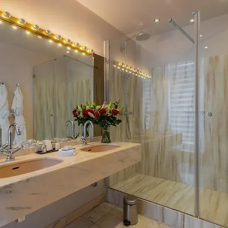 מלון Chateau Pape Clement