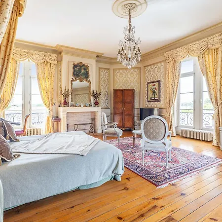 Bed & Breakfast Chateau Pape Clement 3*