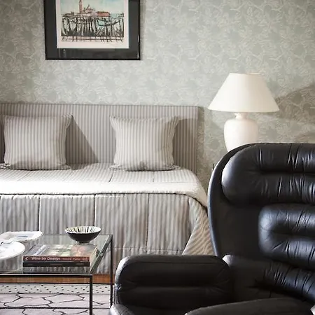 Bed & Breakfast Chateau Pape Clement Pessac