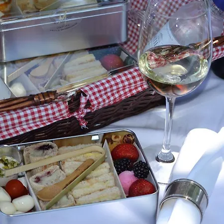 Chateau Pape Clement Hotel 3*